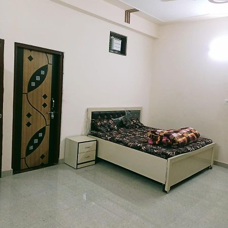 Radha Bhavan Vrindāvan エクステリア 写真