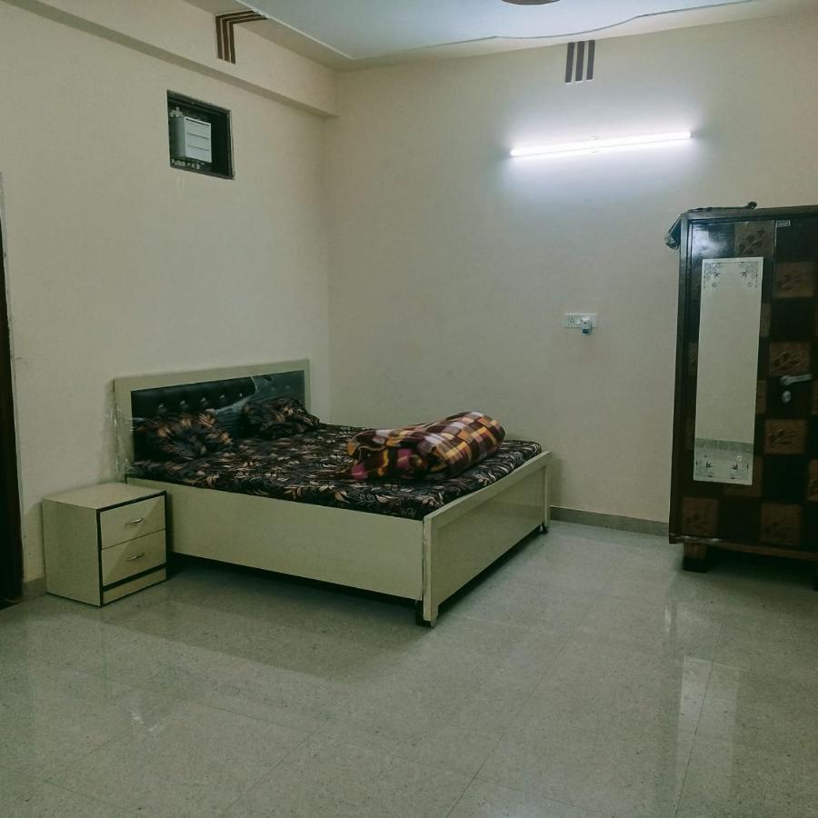 Radha Bhavan Vrindāvan エクステリア 写真