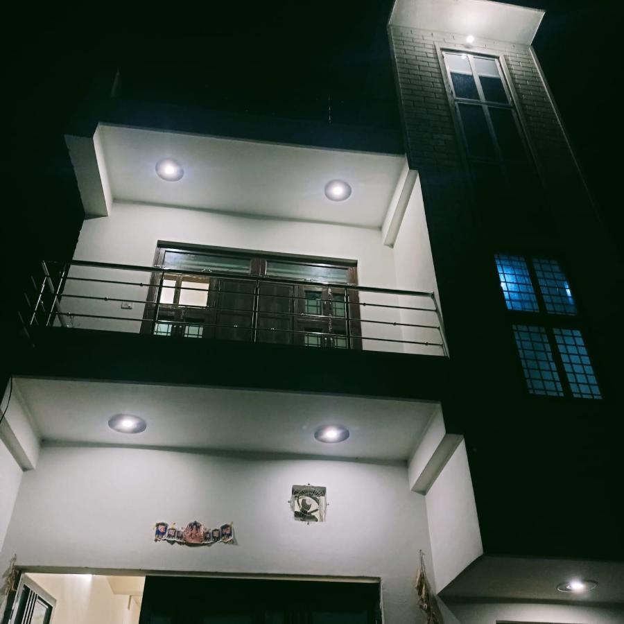 Radha Bhavan Vrindāvan エクステリア 写真
